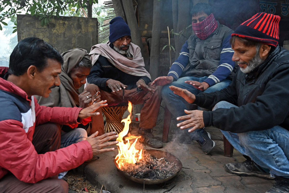 Cold wave continues in Delhi  - Sakshi11