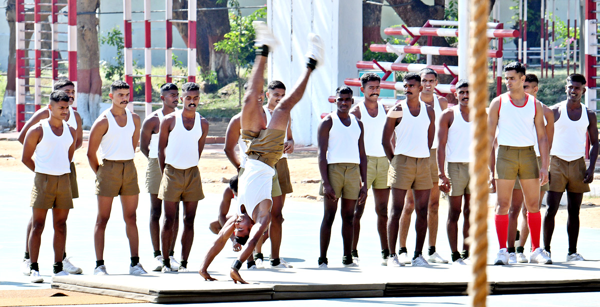 Hyderabad: First batch of Agniveers commence training at Artillery Centre - Sakshi11