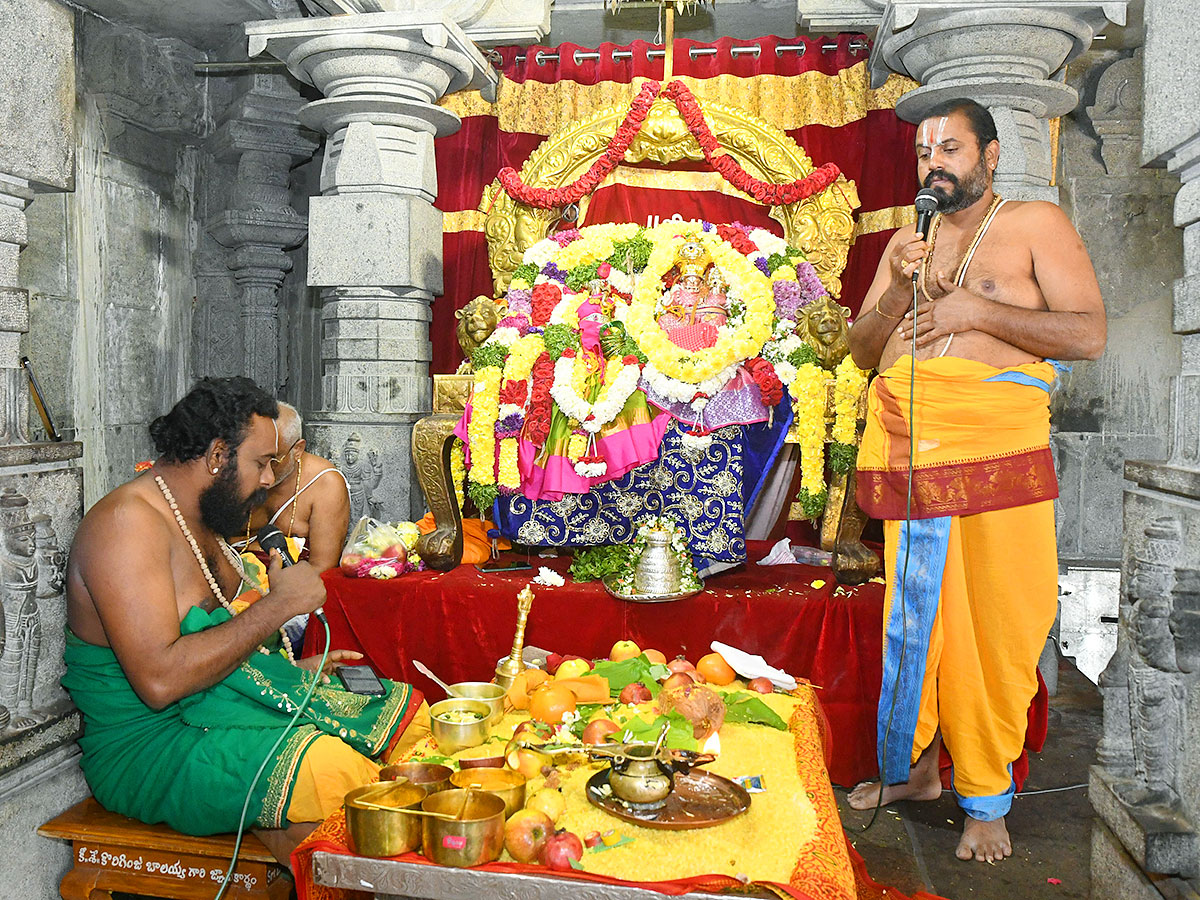 Devotees Crowd at Yadadri Temple - Sakshi4