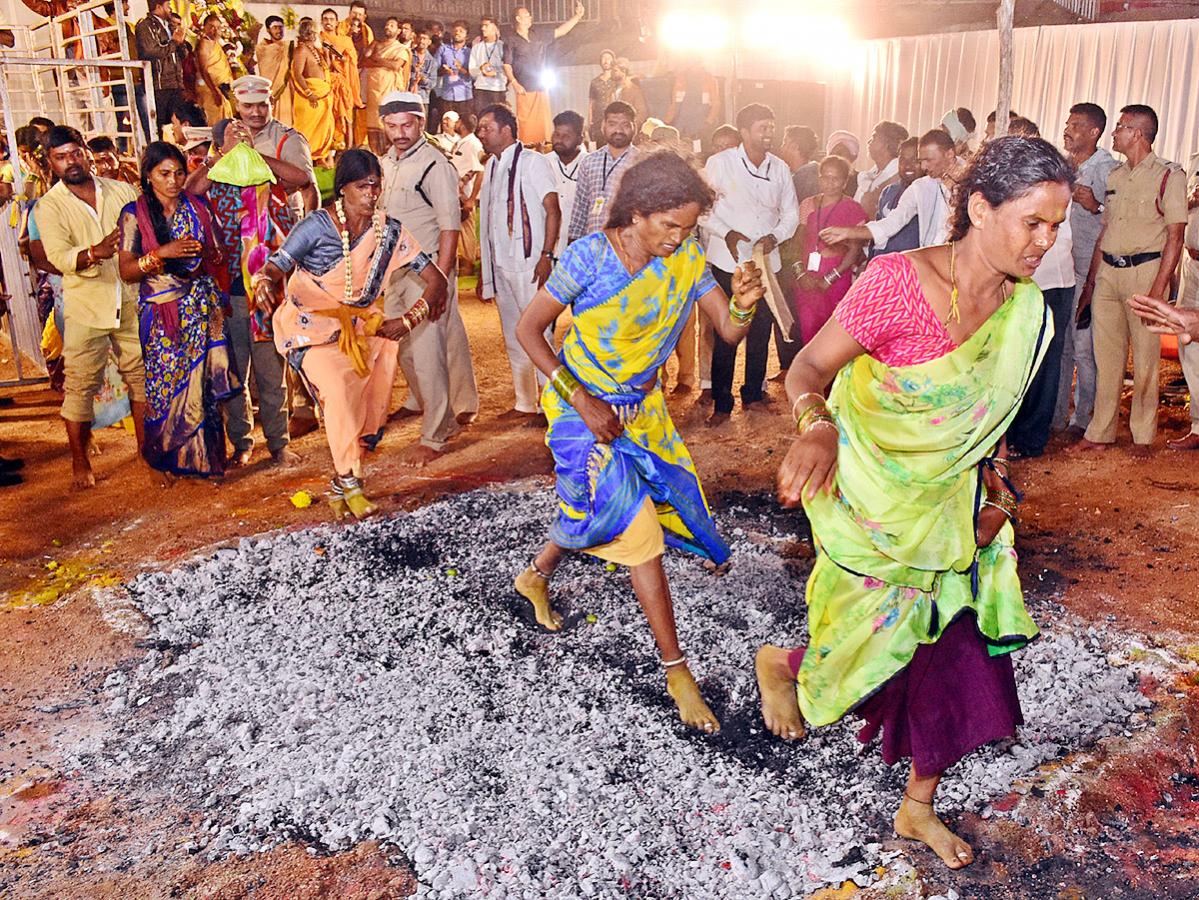 Huge Devotees Rush In Narketpally Cheruvugattu Temple - Sakshi3