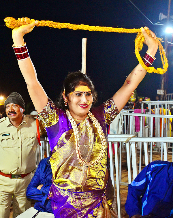 Huge Devotees Rush In Narketpally Cheruvugattu Temple - Sakshi16