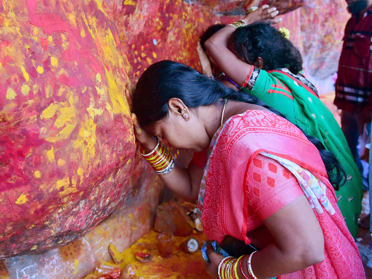 Huge Devotees Rush In Narketpally Cheruvugattu Temple - Sakshi22