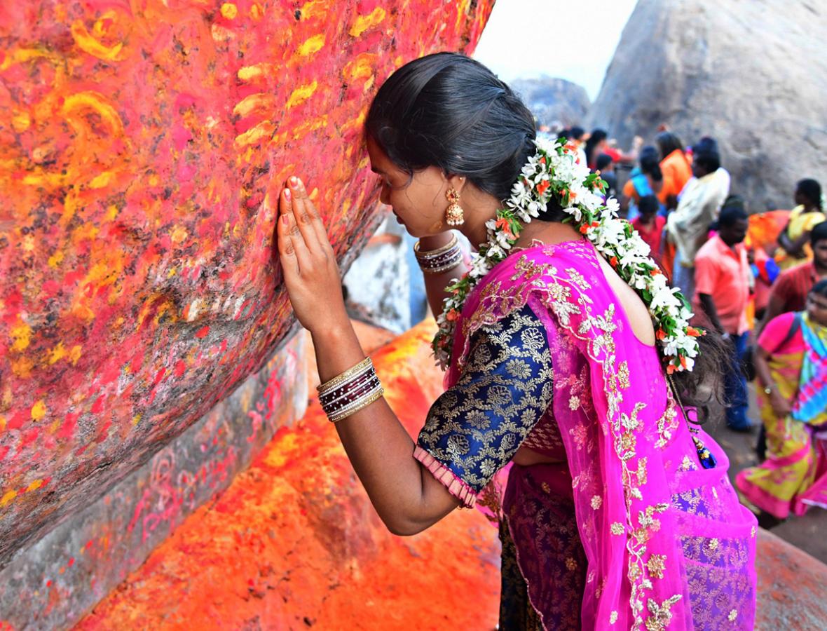 Huge Devotees Rush In Narketpally Cheruvugattu Temple - Sakshi23