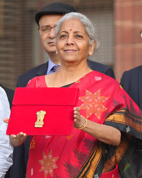 Union Budget 2023: FM Sitharaman With Budget Team Photos - Sakshi9