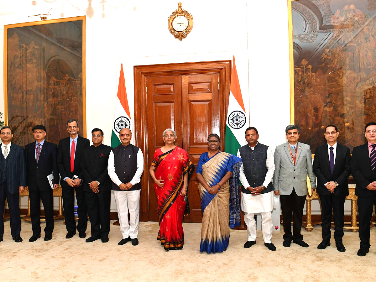 Union Budget 2023: FM Sitharaman With Budget Team Photos - Sakshi12