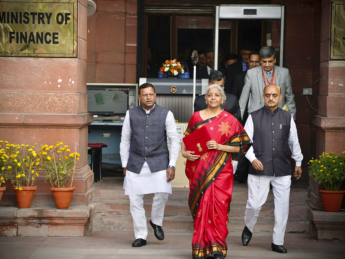 Union Budget 2023: FM Sitharaman With Budget Team Photos - Sakshi2