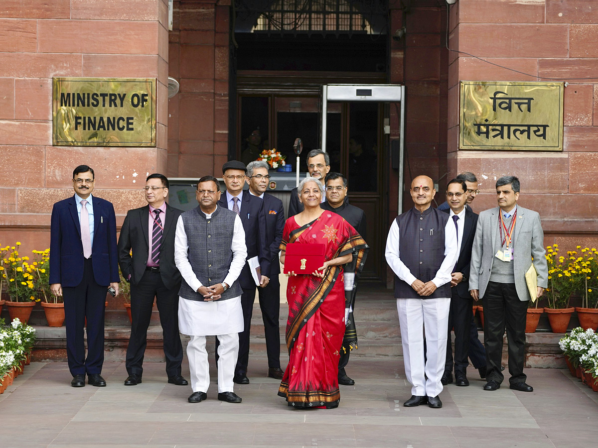 Union Budget 2023: FM Sitharaman With Budget Team Photos - Sakshi3