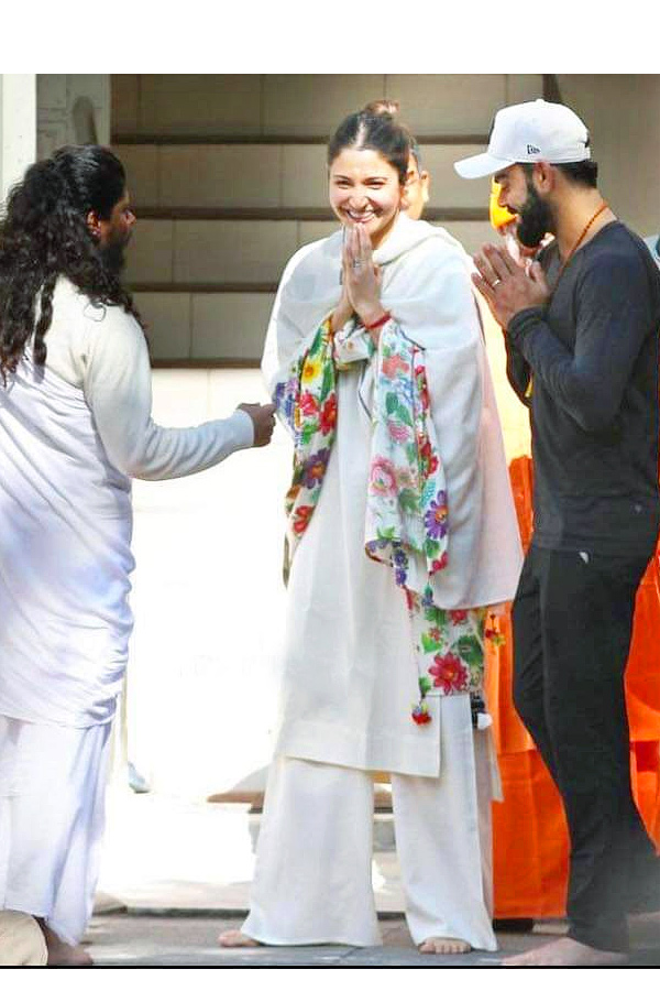 Virat Kohli and Anushka Sharma visit Rishikesh Photos - Sakshi10