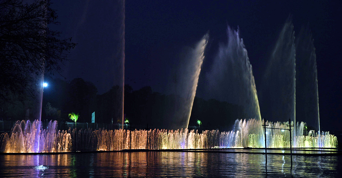 Musical Fountain at Lumbini Park Hyderabad - Sakshi15