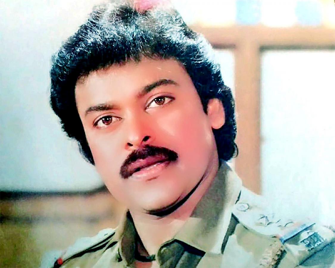 Tollywood Megastar Chiranjeevi Unseen and Rare Images - Sakshi25