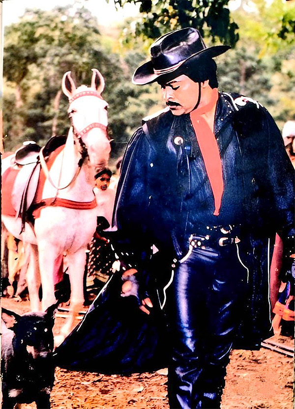 Tollywood Megastar Chiranjeevi Unseen and Rare Images - Sakshi33