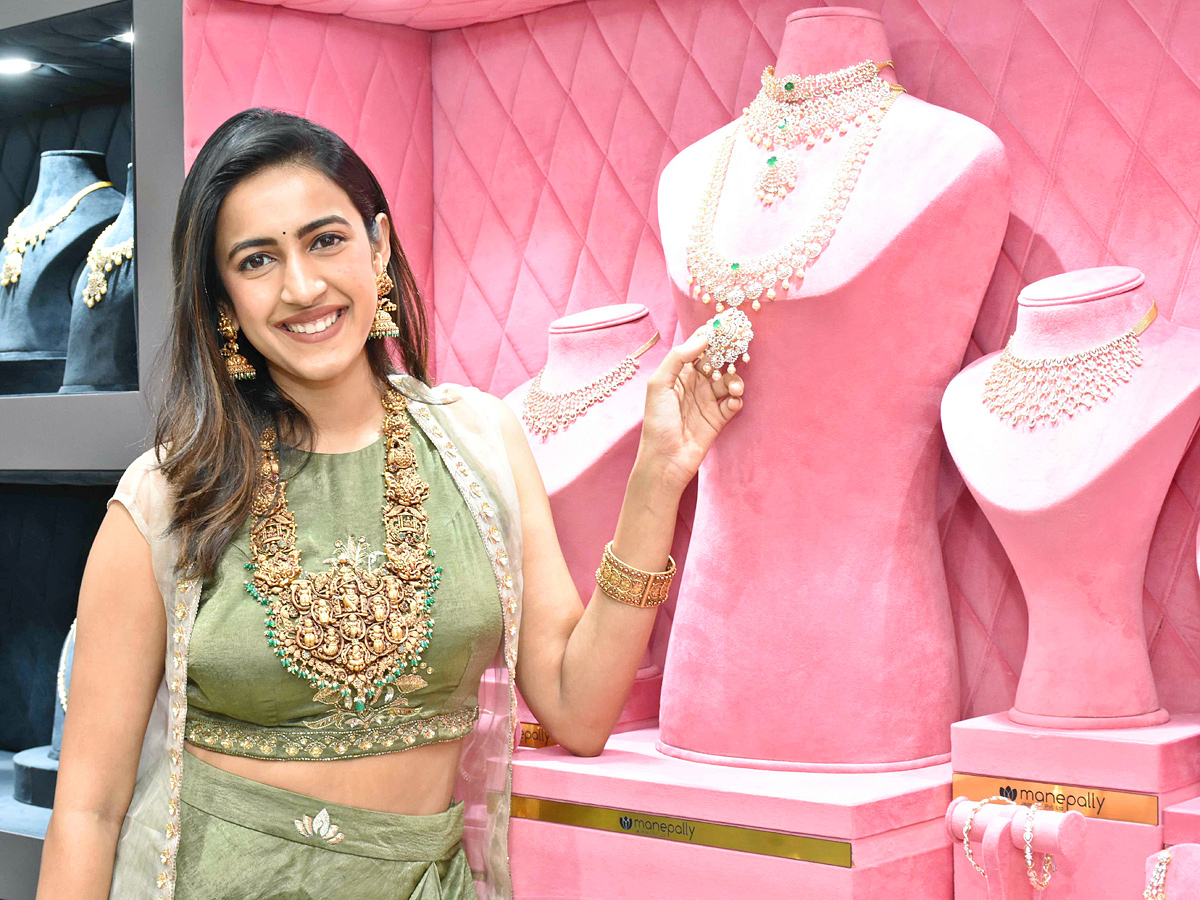 Actress Niharika Konidela And NEHA SHETTY  Launch Of Manepally Jewellers At Suchitra Circle Kompally - Sakshi13