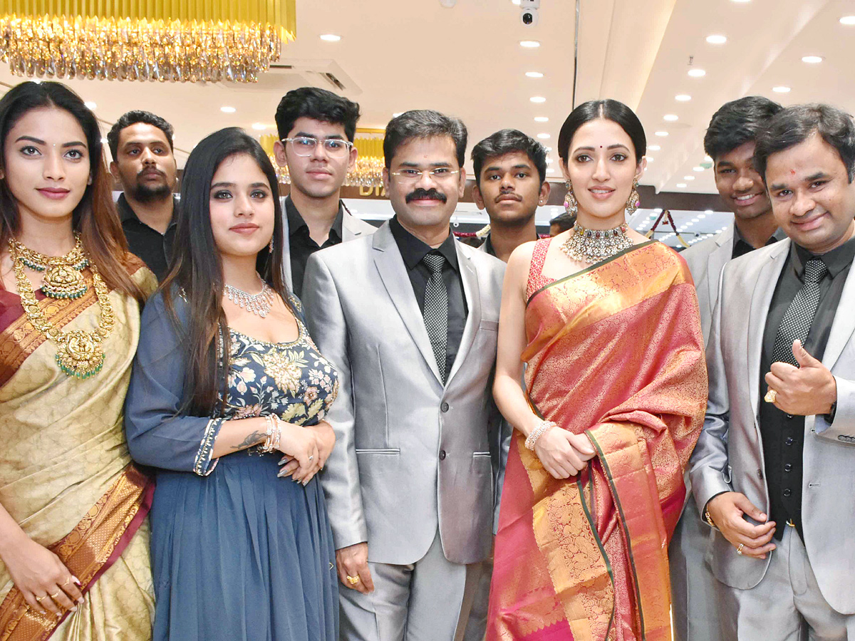 Actress Niharika Konidela And NEHA SHETTY  Launch Of Manepally Jewellers At Suchitra Circle Kompally - Sakshi4