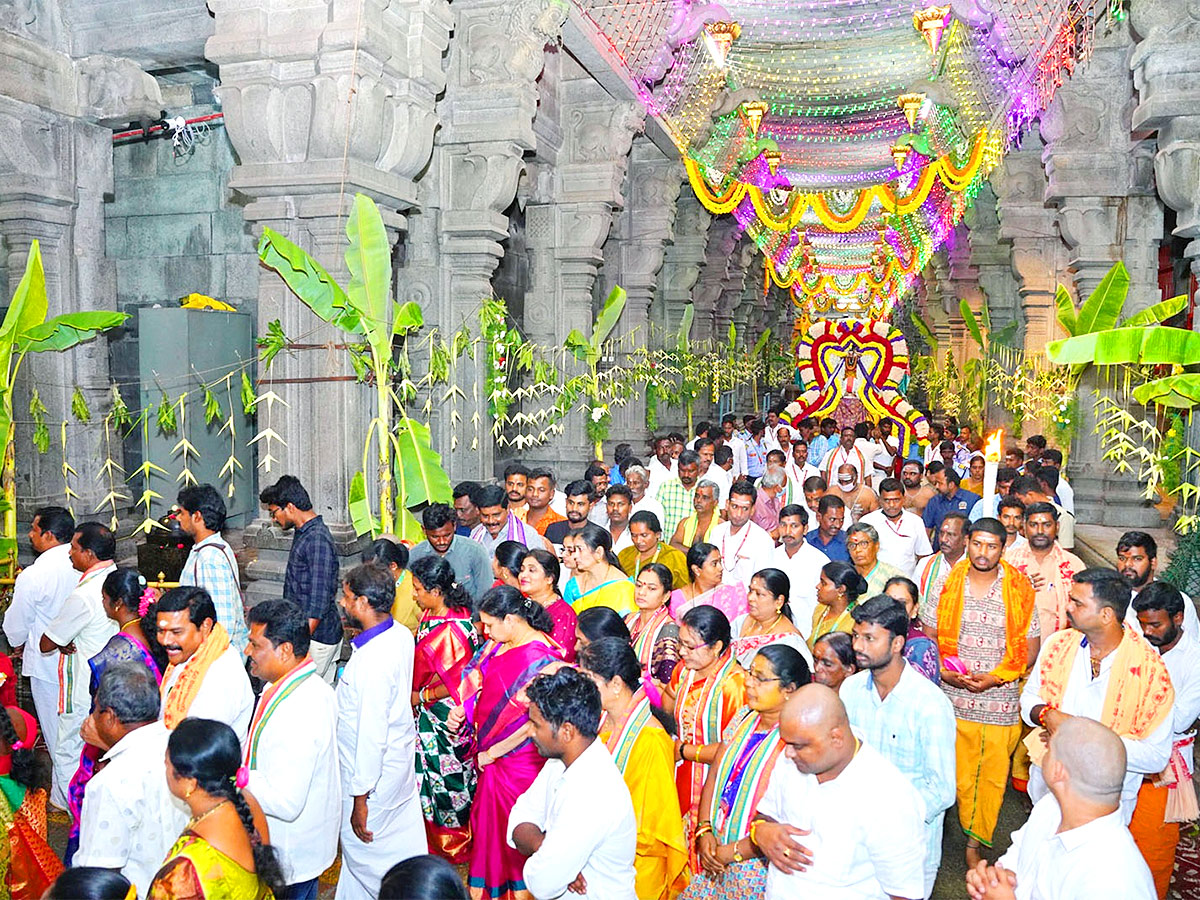 Sri Kalahasti Temple Maha Shivarathri Brahmotsavam 2023 Photos - Sakshi1