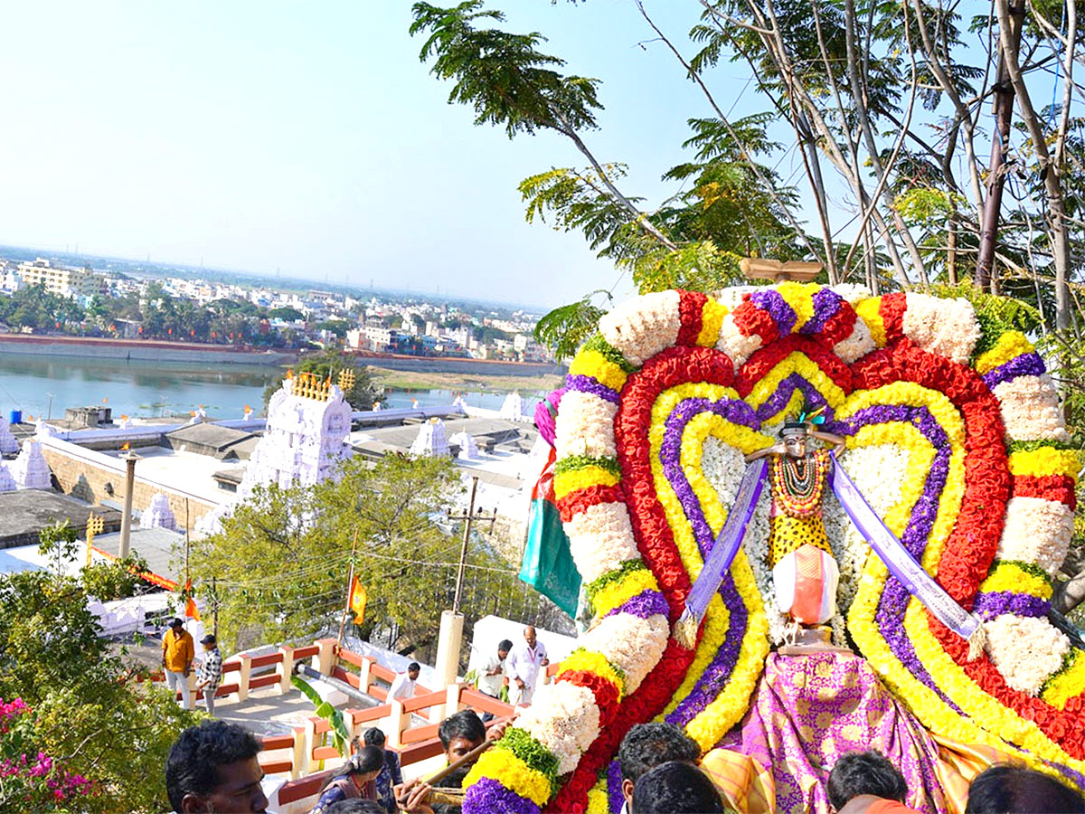 Sri Kalahasti Temple Maha Shivarathri Brahmotsavam 2023 Photos - Sakshi13