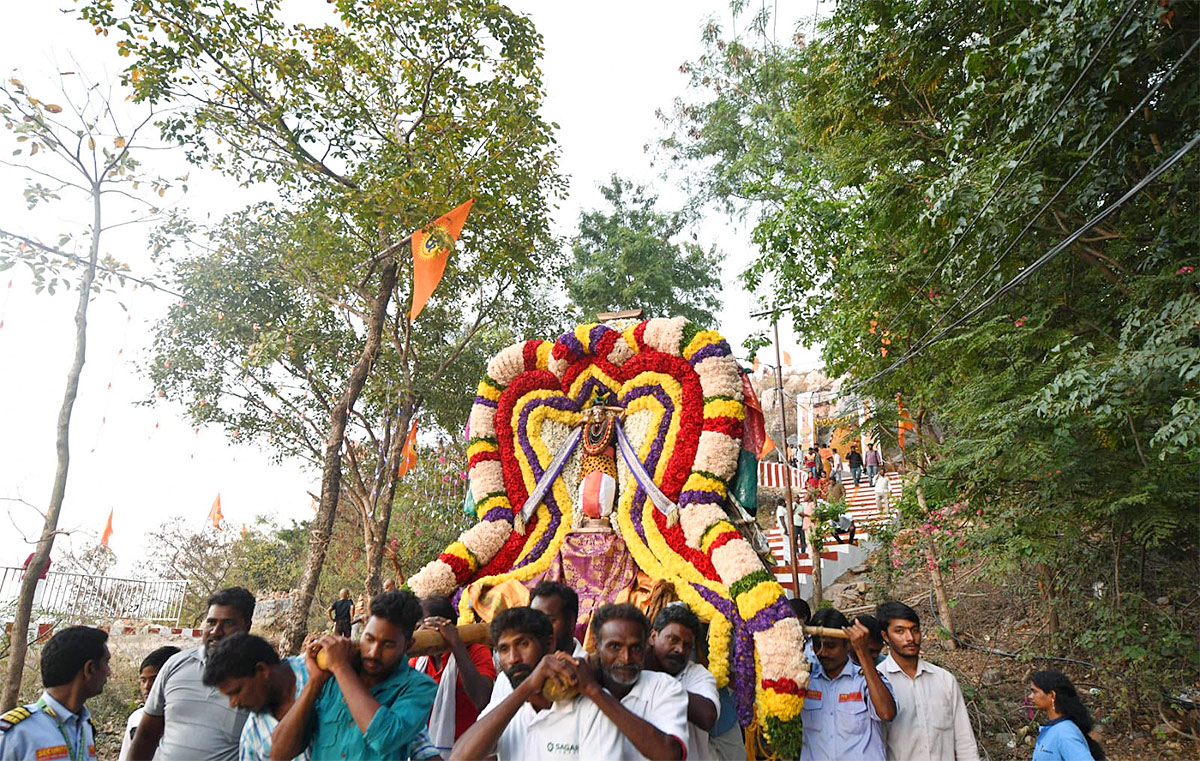 Sri Kalahasti Temple Maha Shivarathri Brahmotsavam 2023 Photos - Sakshi15