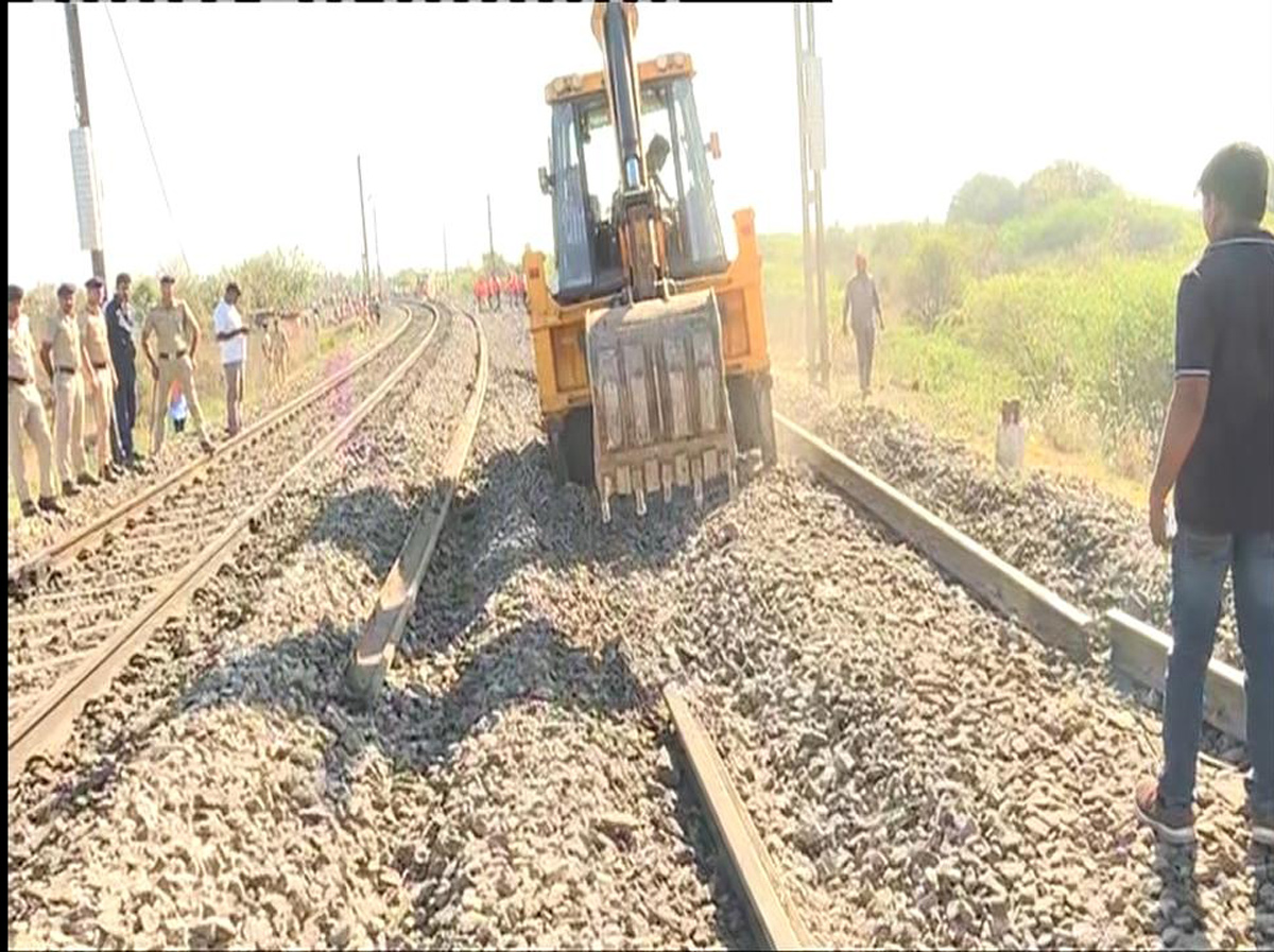 Godavari Express derails at Bibinagar  - Sakshi15