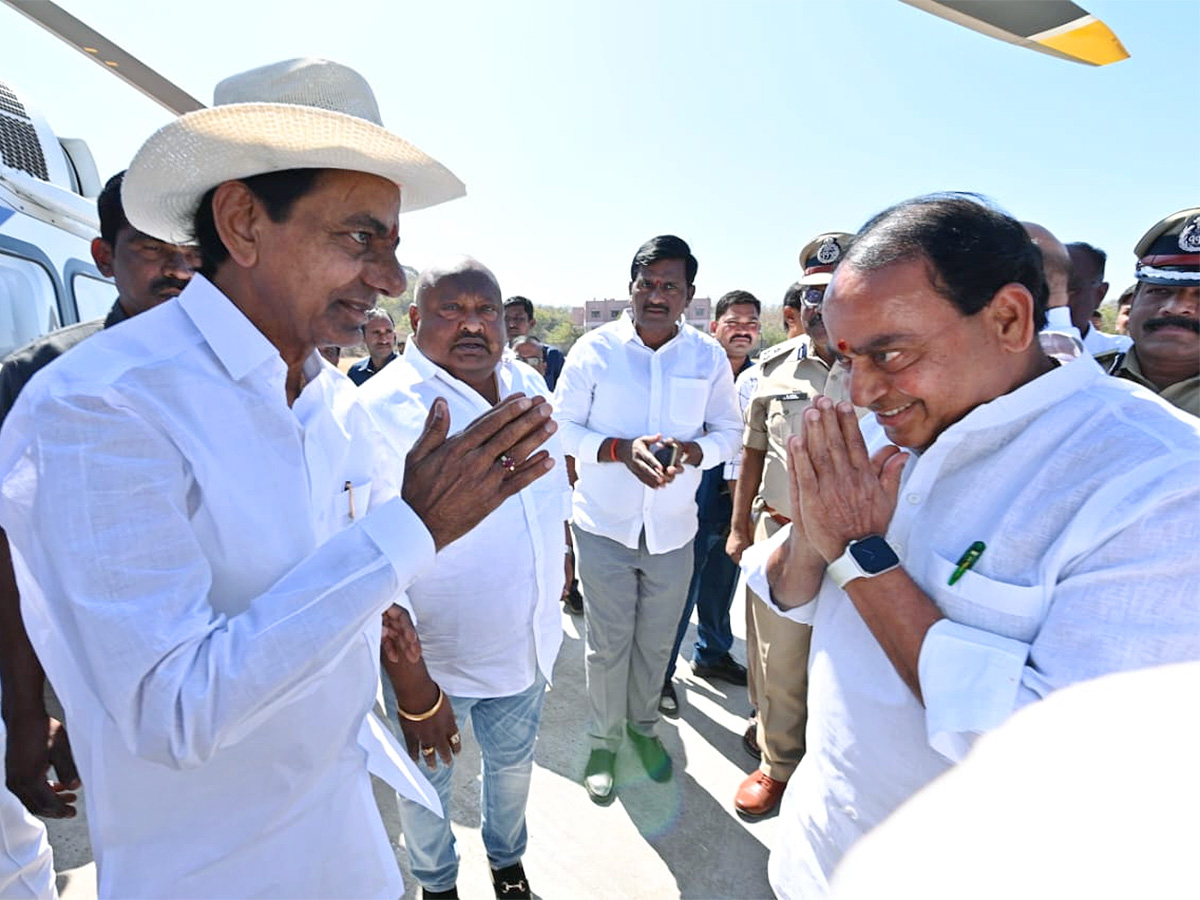 KCR Visits Kondagattu Anjaneyaswamy Temple Photos - Sakshi10