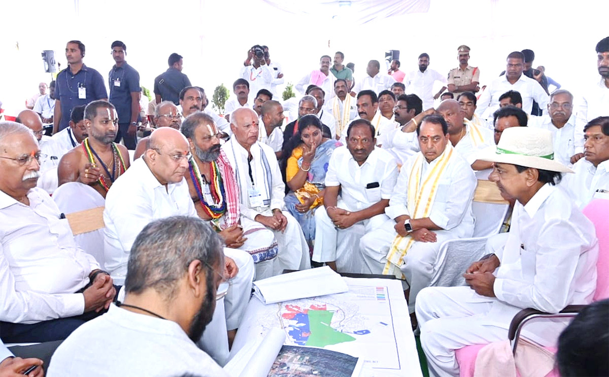 KCR Visits Kondagattu Anjaneyaswamy Temple Photos - Sakshi21