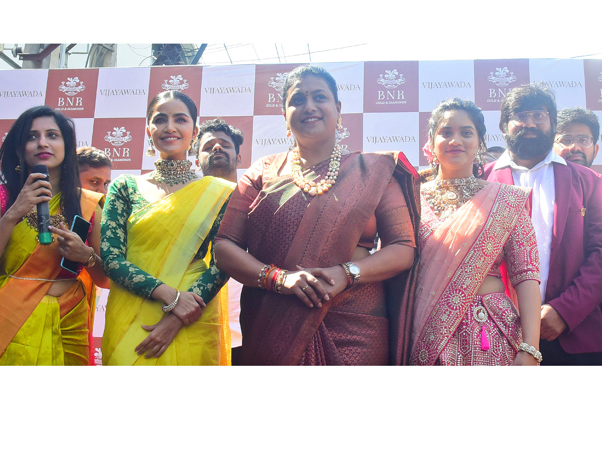 Minister Roja And Anupama Parameswaran Opening A BNR Gold & Diamonds Showroom At Vijayawada Photos - Sakshi17