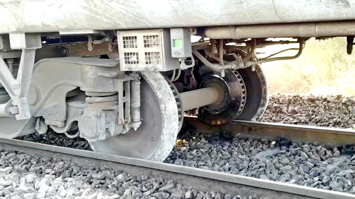 Godavari Express derails at Bibinagar  - Sakshi11