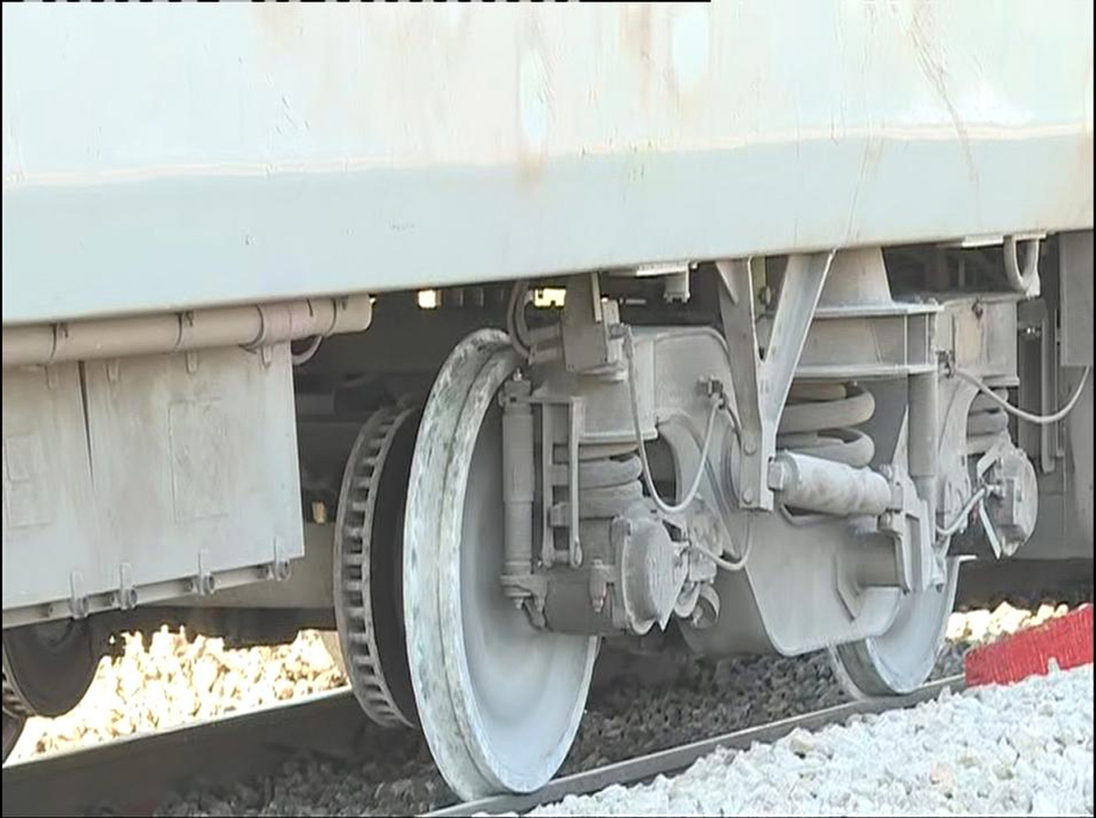 Godavari Express derails at Bibinagar  - Sakshi18