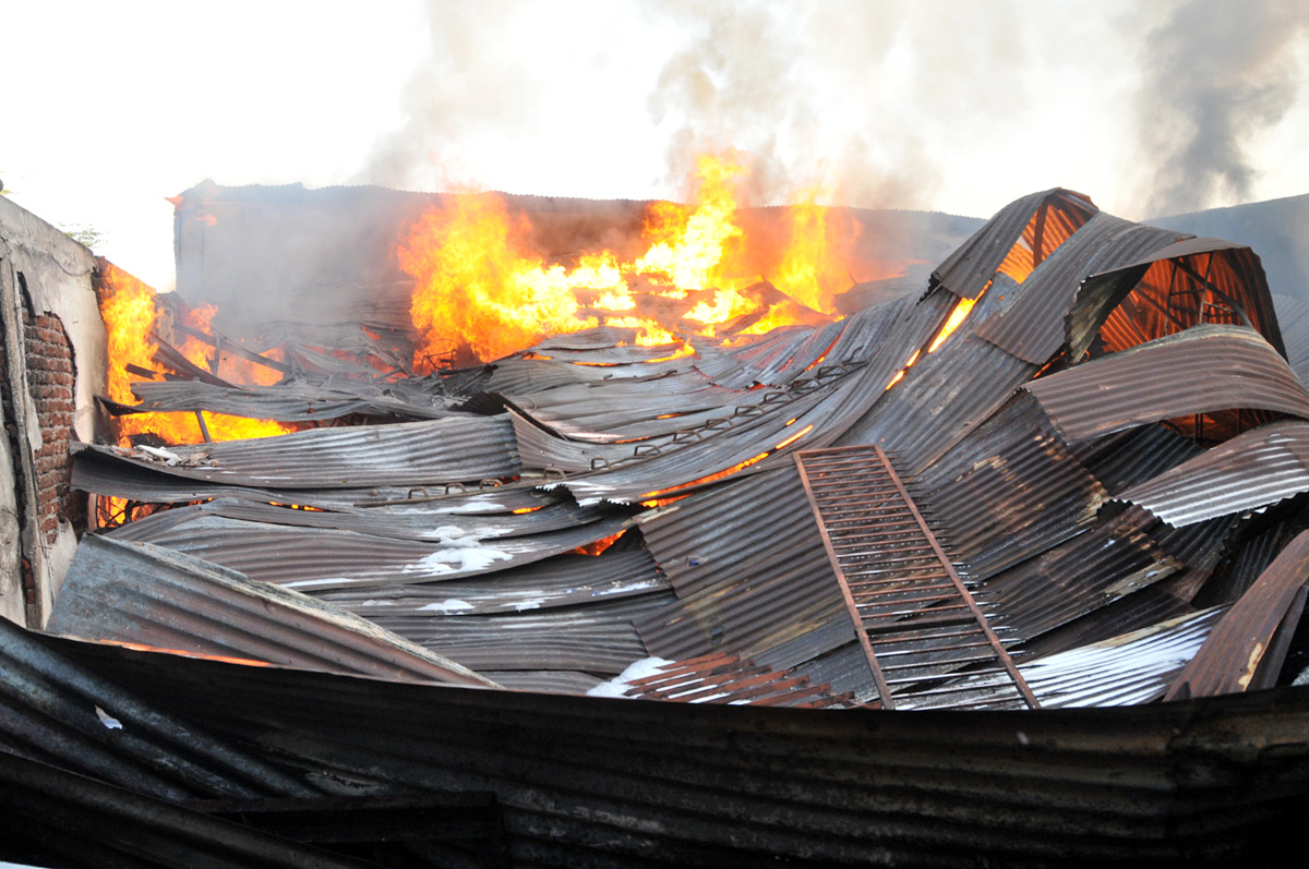 Fire Accident at PuranaPool In A Furniture Godown  - Sakshi2