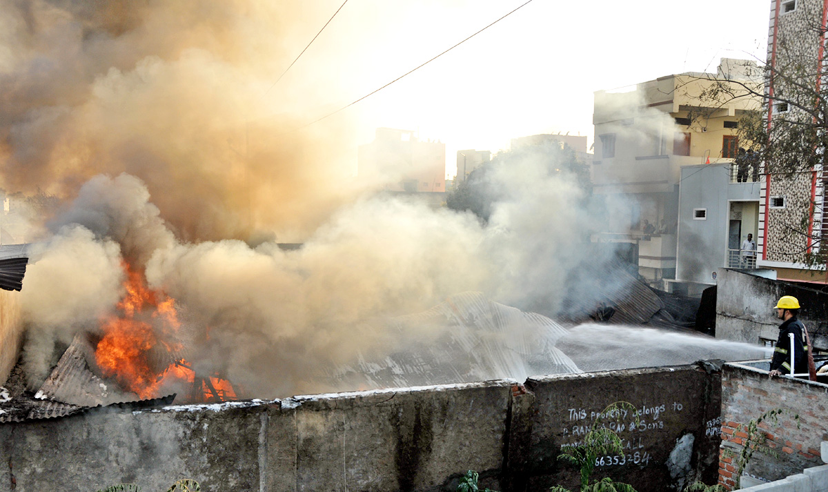 Fire Accident at PuranaPool In A Furniture Godown  - Sakshi5