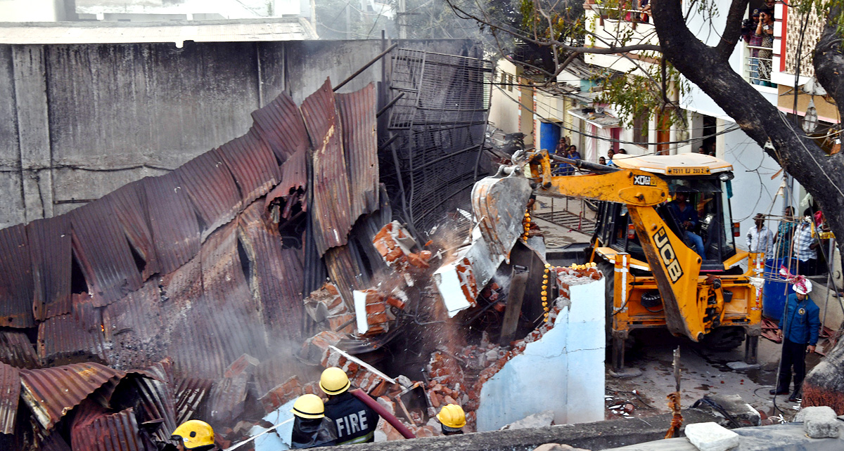 Fire Accident at PuranaPool In A Furniture Godown  - Sakshi8