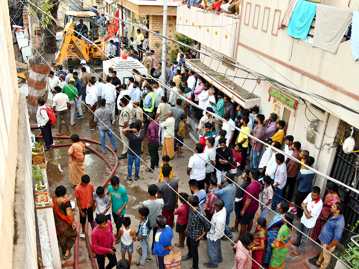 Fire Accident at PuranaPool In A Furniture Godown  - Sakshi10