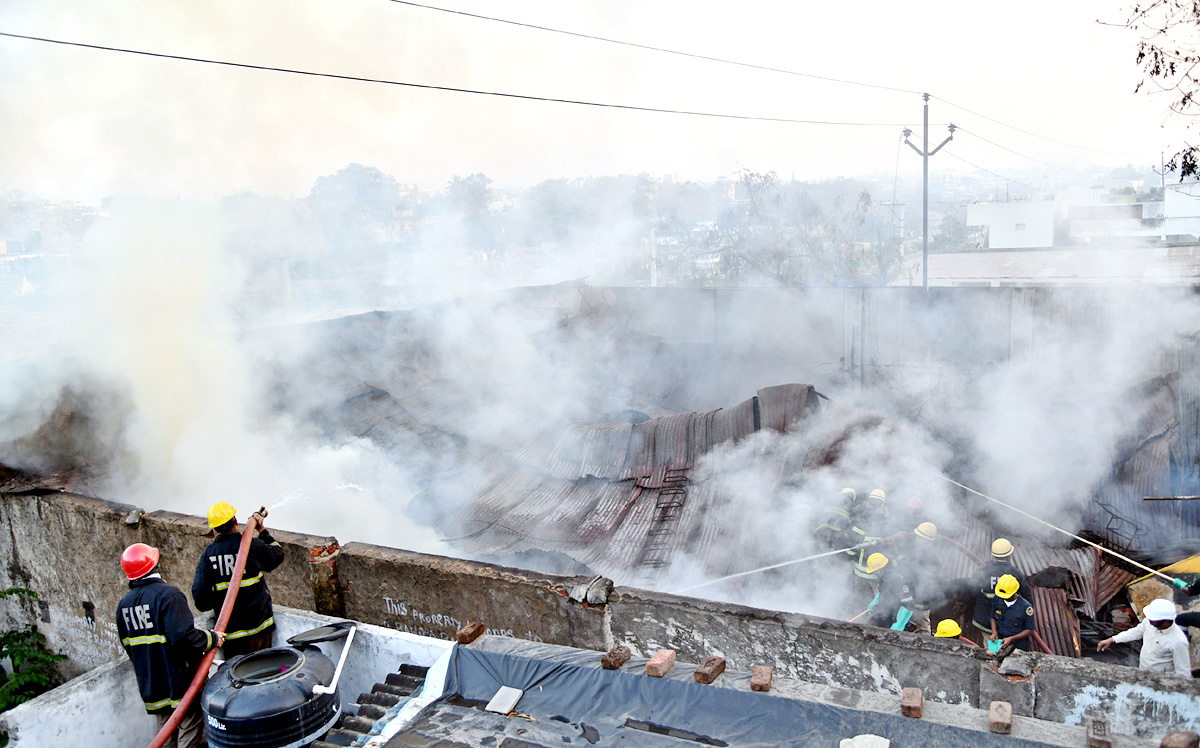 Fire Accident at PuranaPool In A Furniture Godown  - Sakshi13