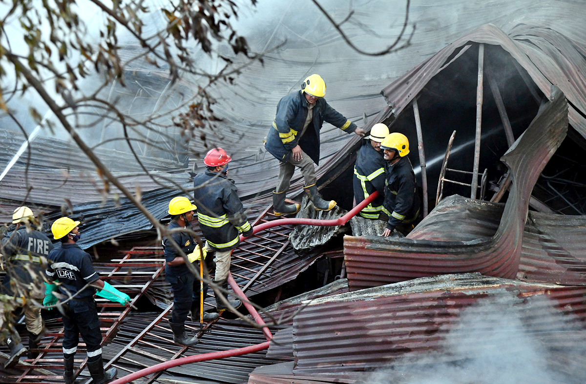 Fire Accident at PuranaPool In A Furniture Godown  - Sakshi14