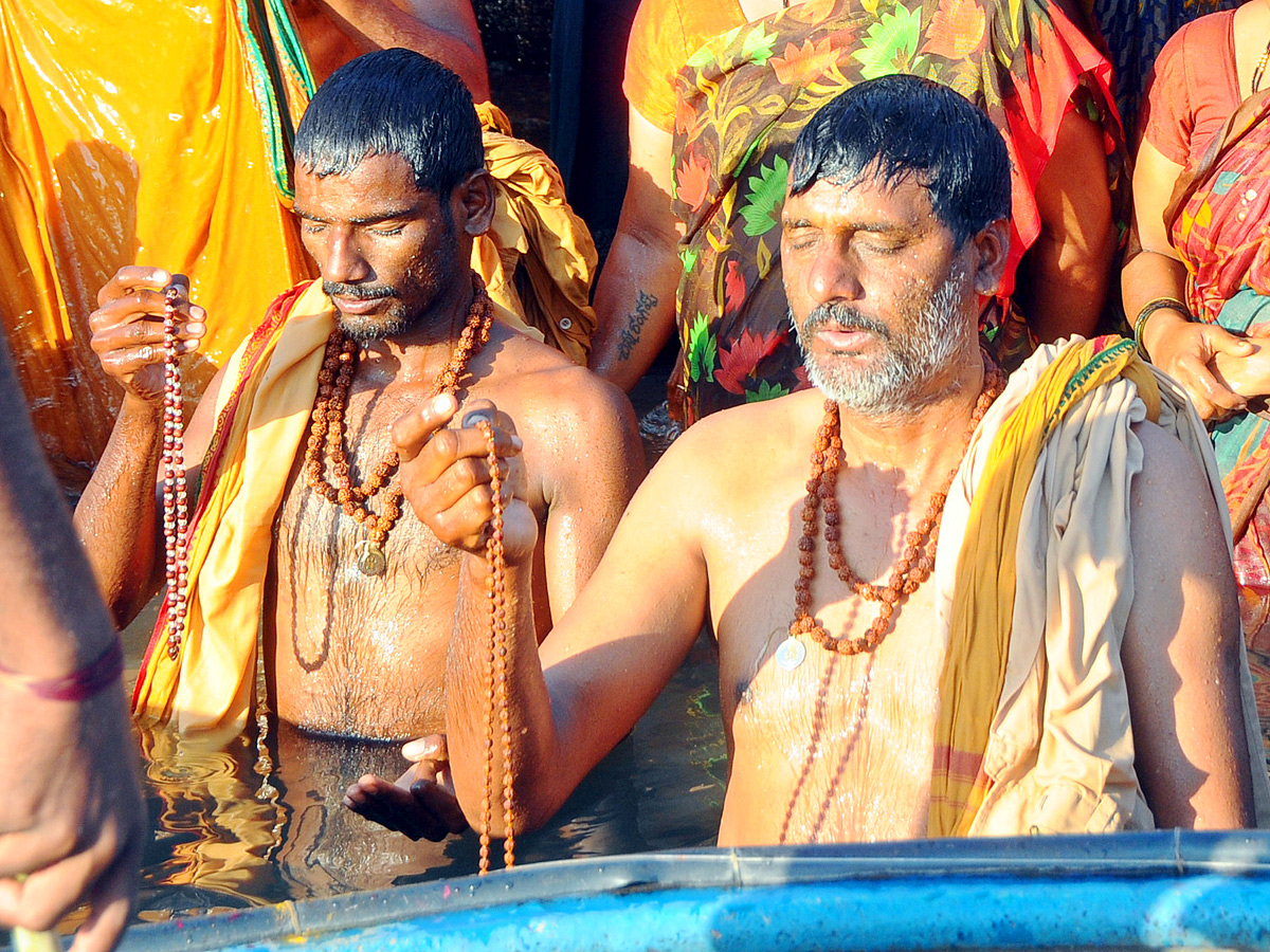 Maha Shivaratri Celebrations at Srisailam Photos - Sakshi19