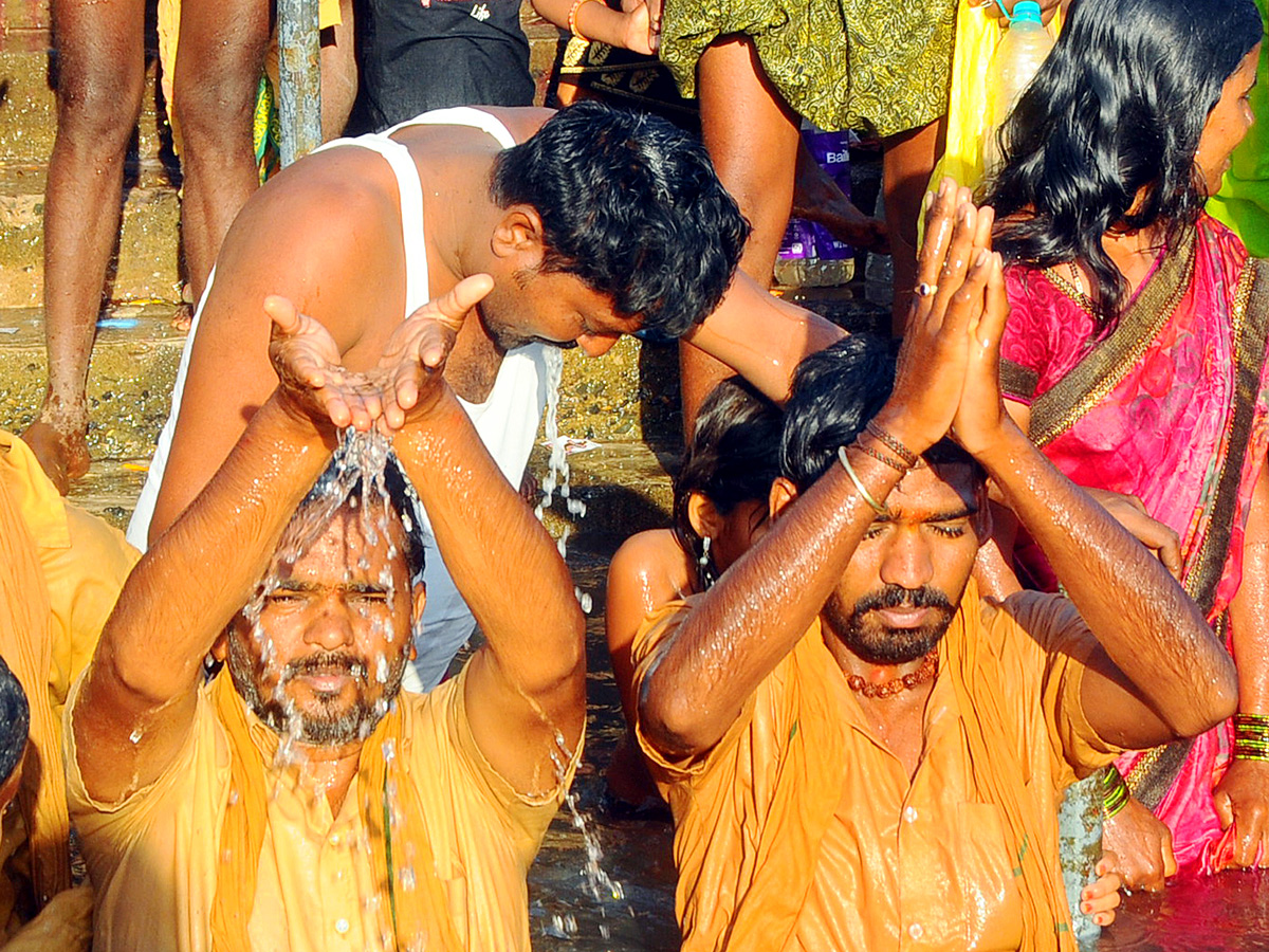 Maha Shivaratri Celebrations at Srisailam Photos - Sakshi20