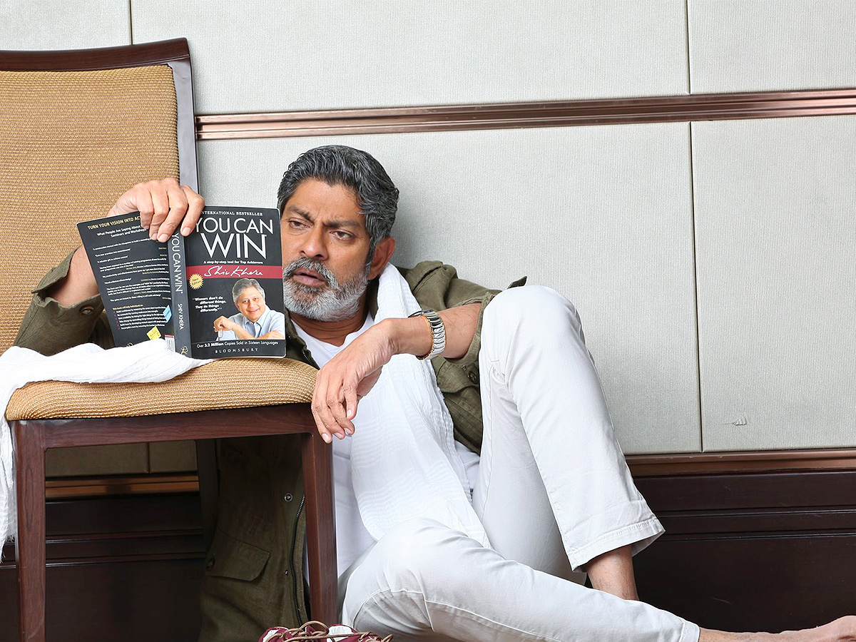 Tollywood Senior Actor Jagapathi Babu Pics That You have Never Seen - Sakshi32