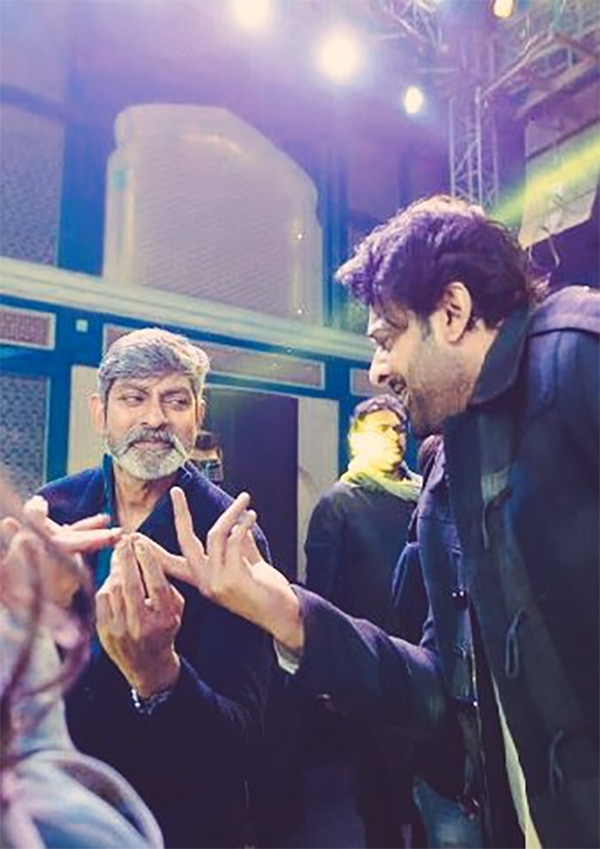 Tollywood Senior Actor Jagapathi Babu Pics That You have Never Seen - Sakshi46