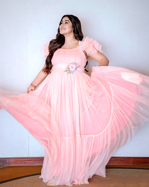 Actress Poorna Baby Bump Photoshoot - Sakshi12