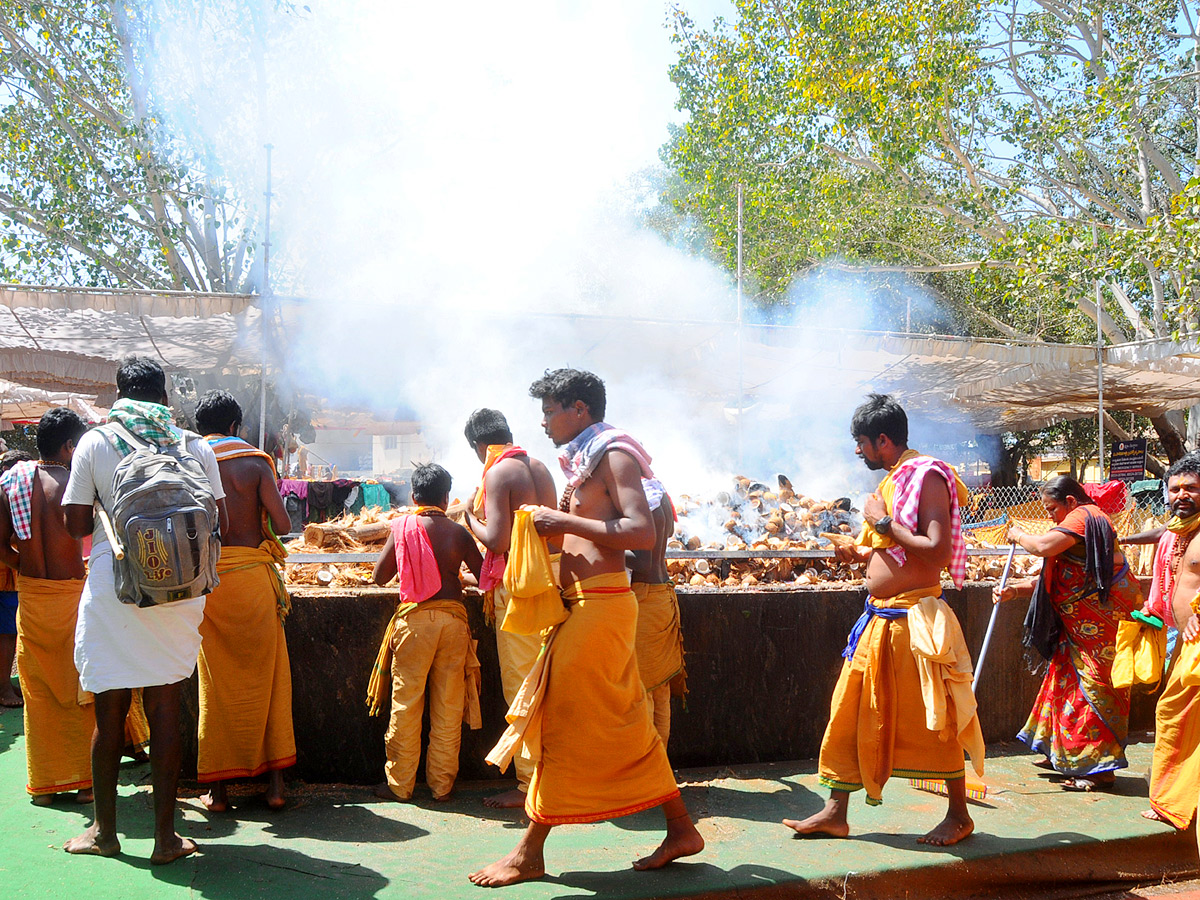 Shivaratri celebrations In Srisailam Photo Gallery - Sakshi6