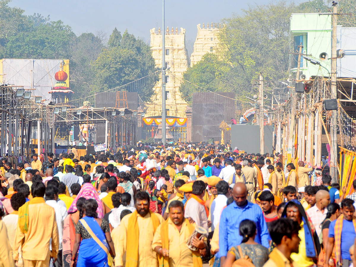 Shivaratri celebrations In Srisailam Photo Gallery - Sakshi9