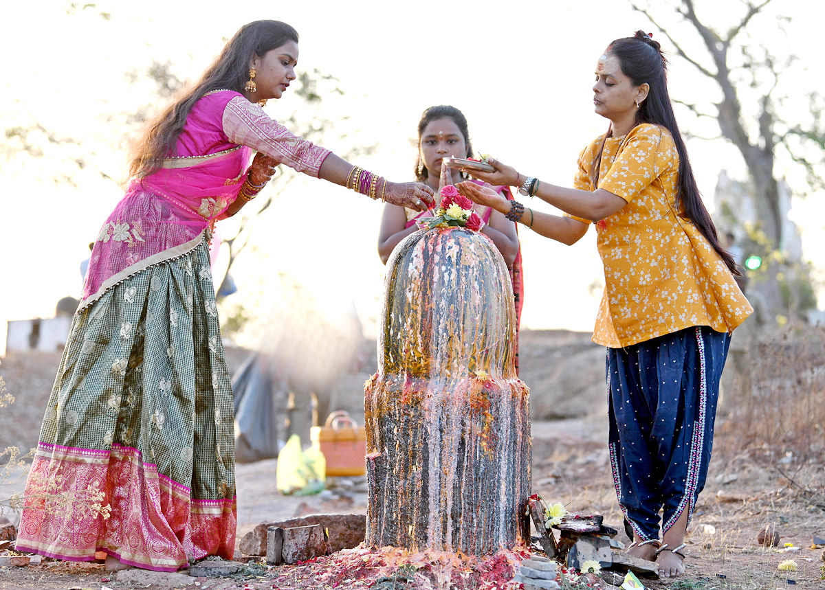 Keesaragutta Ramalingeswara Swamy Temple Mahashivratri Celebrations - Sakshi5