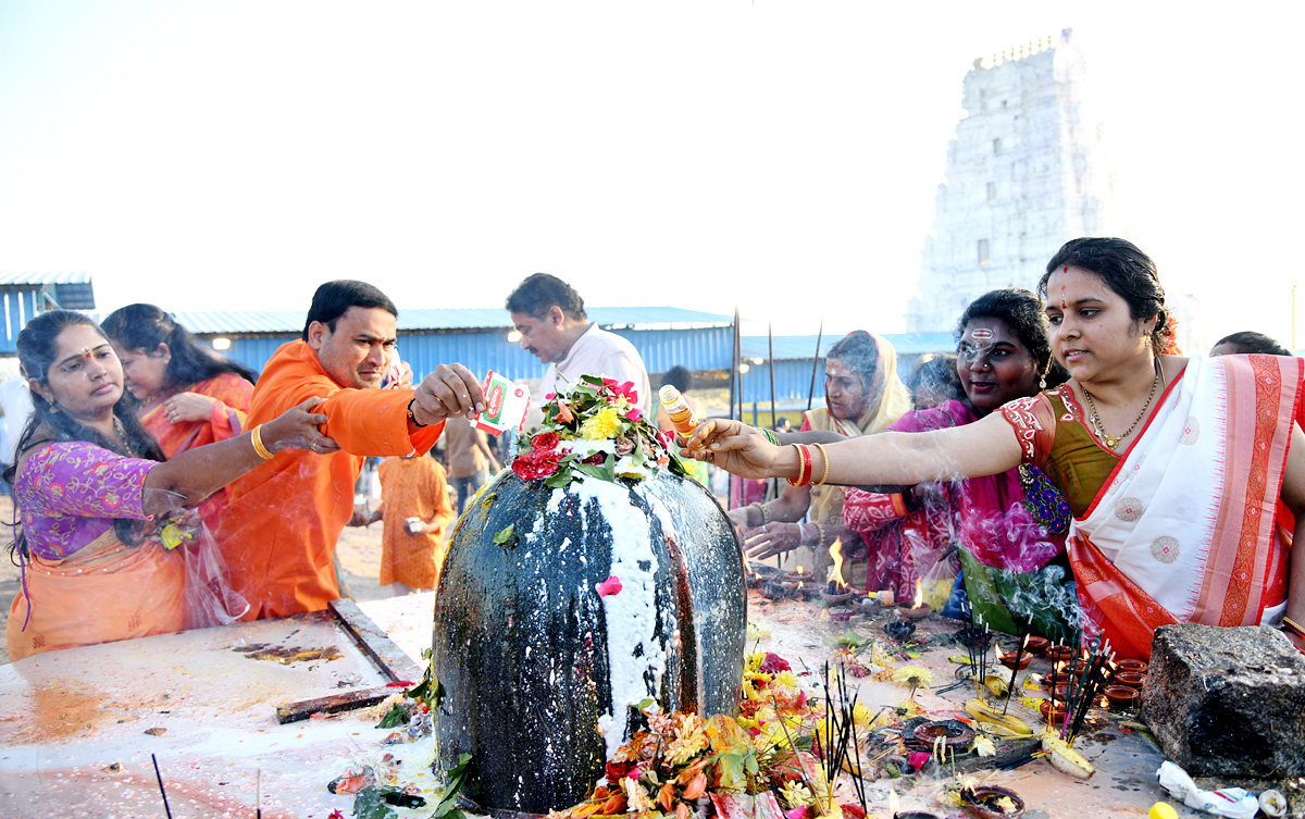 Keesaragutta Ramalingeswara Swamy Temple Mahashivratri Celebrations - Sakshi6