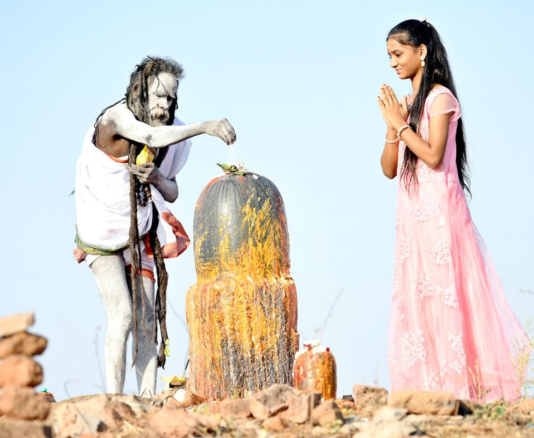 Keesaragutta Ramalingeswara Swamy Temple Mahashivratri Celebrations - Sakshi10