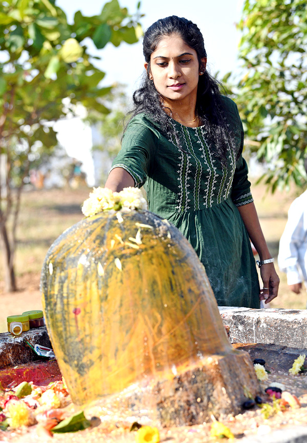 Keesaragutta Ramalingeswara Swamy Temple Mahashivratri Celebrations - Sakshi29