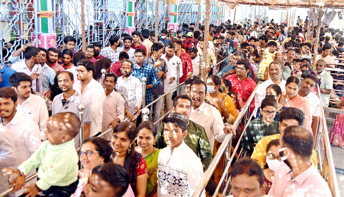 Keesaragutta Ramalingeswara Swamy Temple Mahashivratri Celebrations - Sakshi20