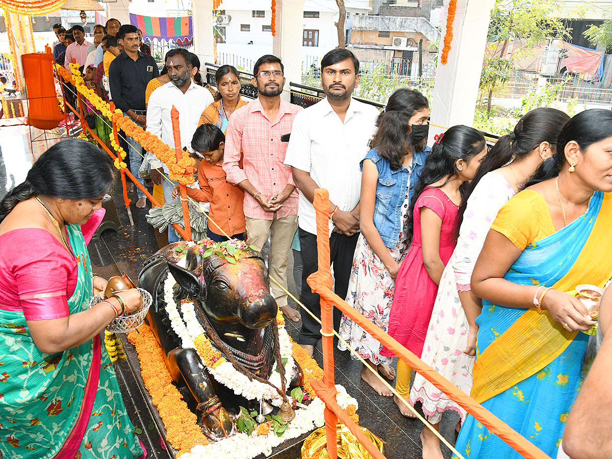 Mahashivratri 2023 Celebrations Telugu states - Sakshi1