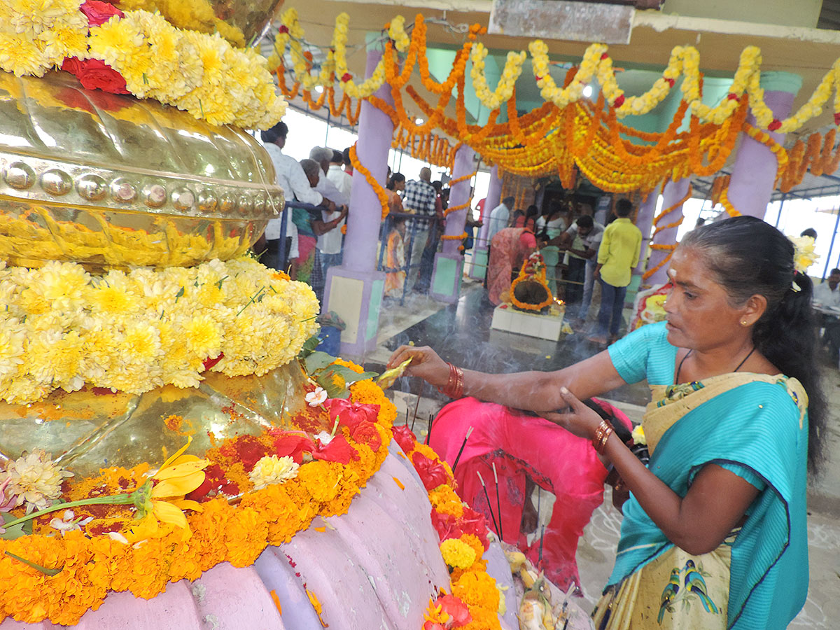 Mahashivratri 2023 Celebrations Telugu states - Sakshi11