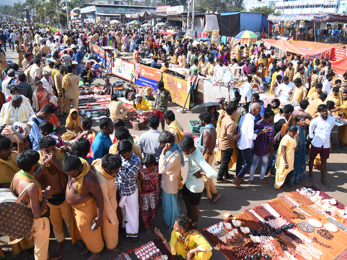 Mahashivratri 2023 Celebrations Telugu states - Sakshi12