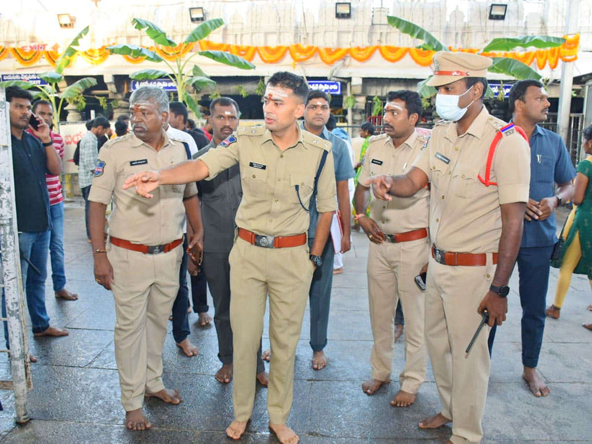 Mahashivratri 2023 Celebrations Telugu states - Sakshi16