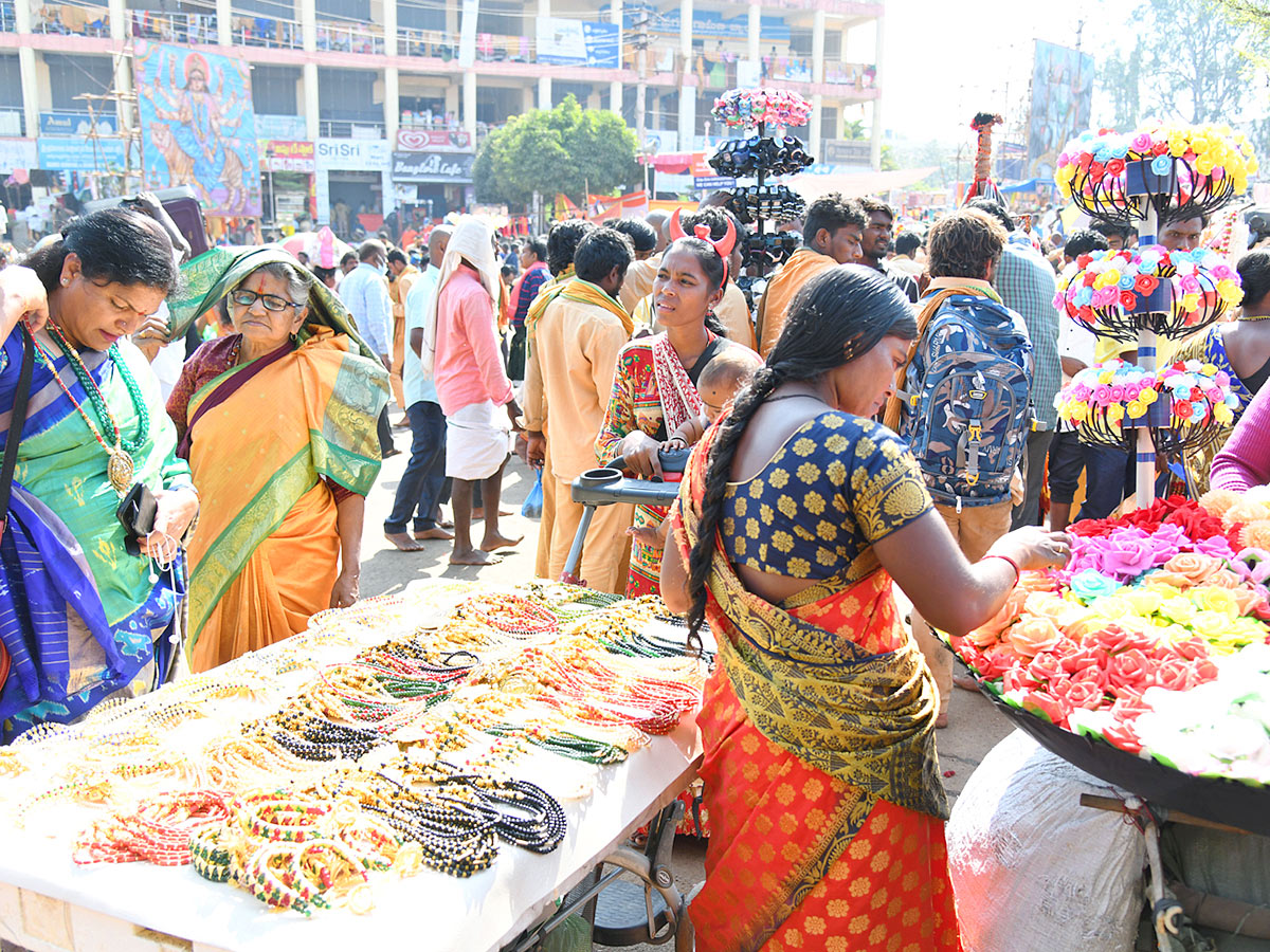 Mahashivratri 2023 Celebrations Telugu states - Sakshi17