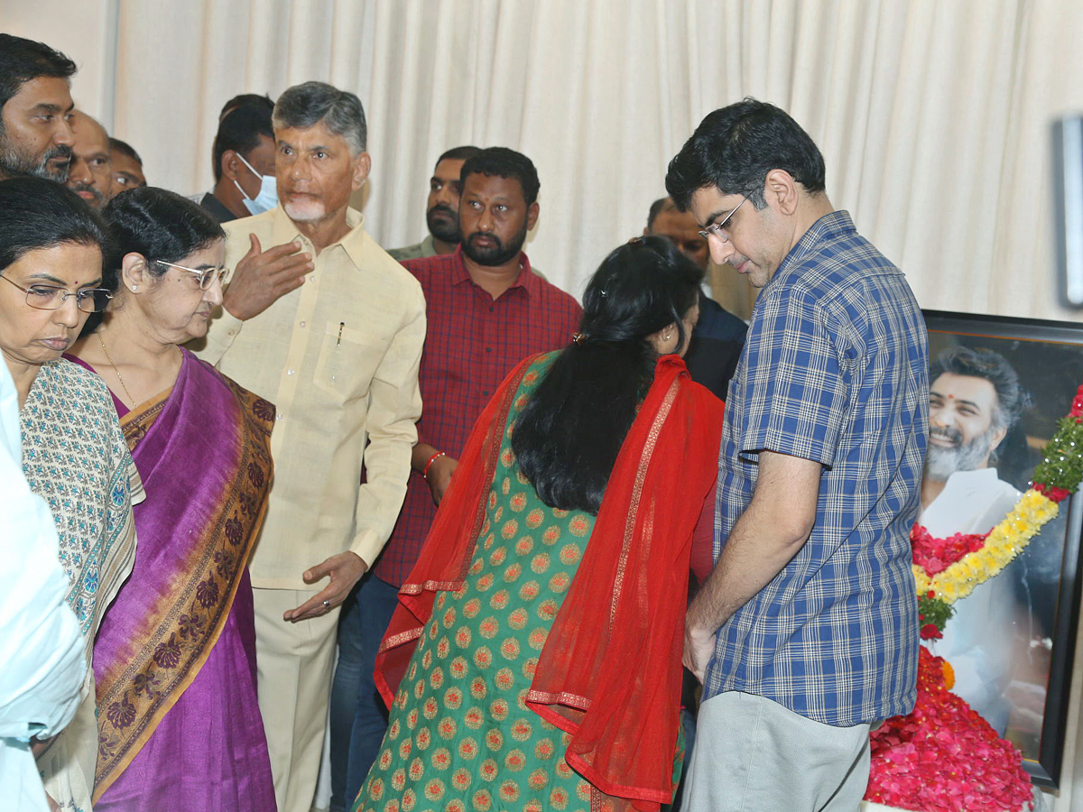 Stars politicians pay last respects to Taraka Ratna Photos - Sakshi24